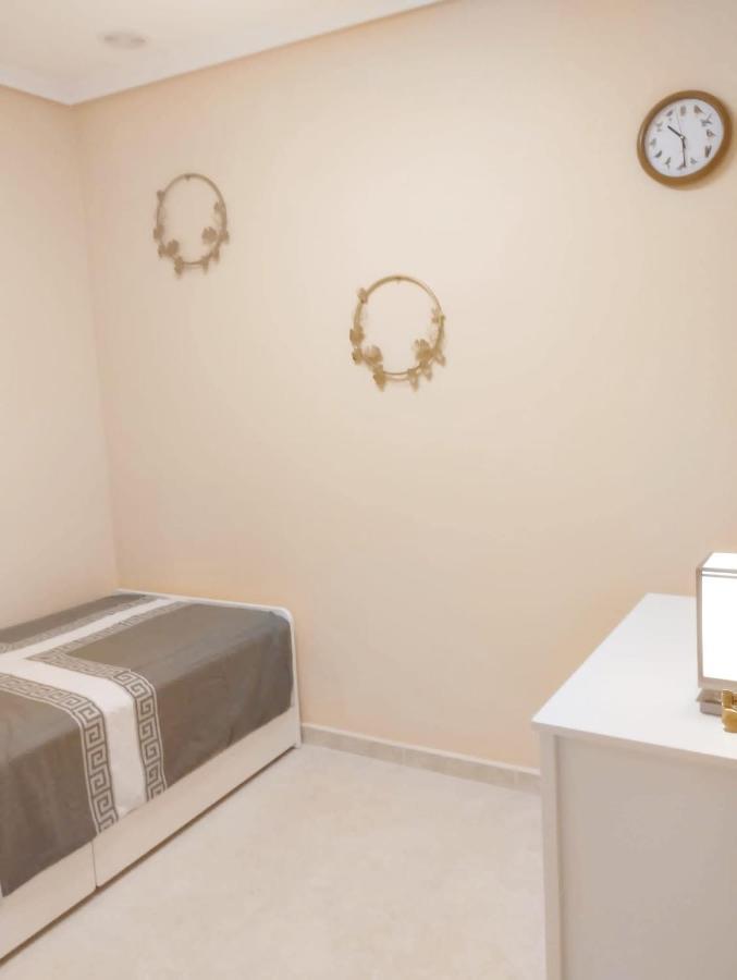 Torrevieja 2 Bedroom Holiday Apartment Eksteriør bilde